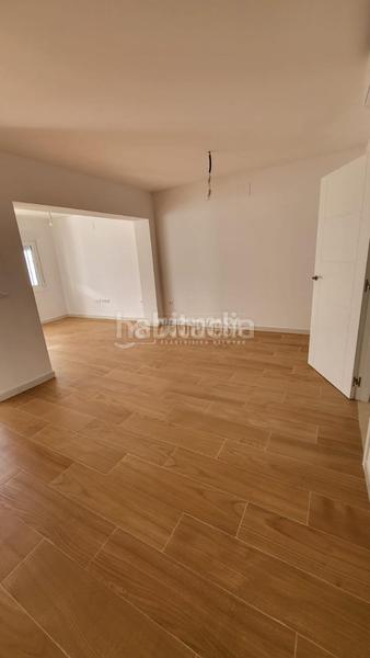 Foto 0475e6d2-68a7-48e8-9554-53d7710427ba. Casa bifamiliare in Las Almenas Tomares