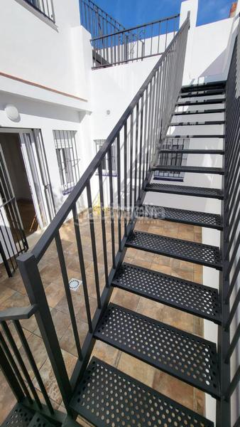 Foto 6cd88943-c7a9-4879-be91-439211cf29ea. Casa bifamiliare in Las Almenas Tomares