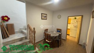 Maison jumelée à Alcázar de San Juan. Casa en venta en alcázar de san juan