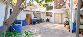 Casa aparellada a Quero. Casa en venta en querol