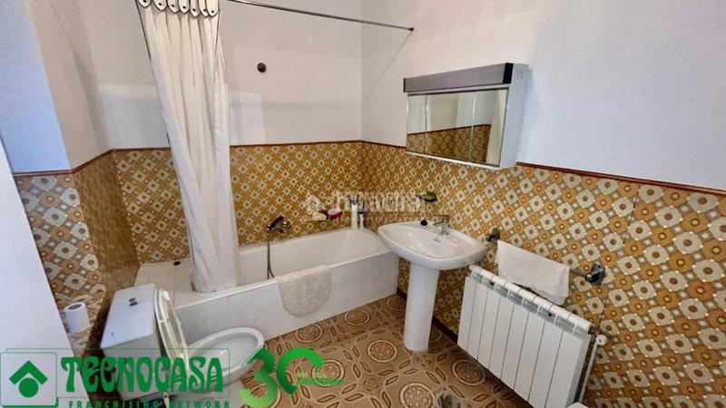 Foto ed690ad9-b633-42bd-85a5-2e44f67b3556. Casa aparellada a Herencia