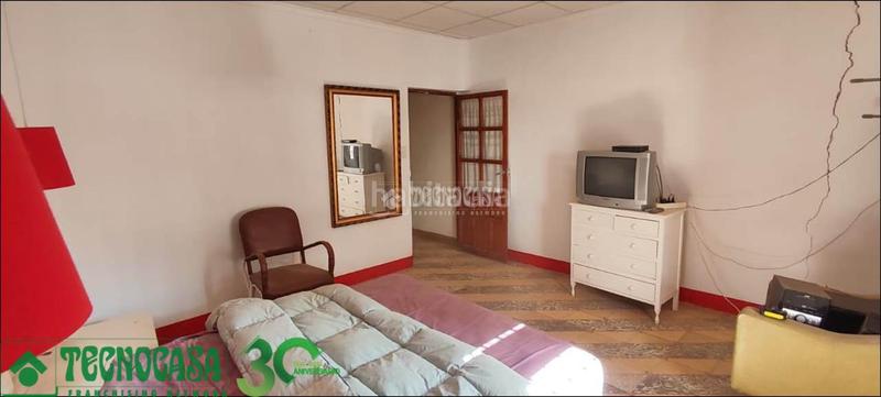 Foto 72427933-fccf-47c8-98b0-cebd83d5109e. Casa aparellada a Herencia