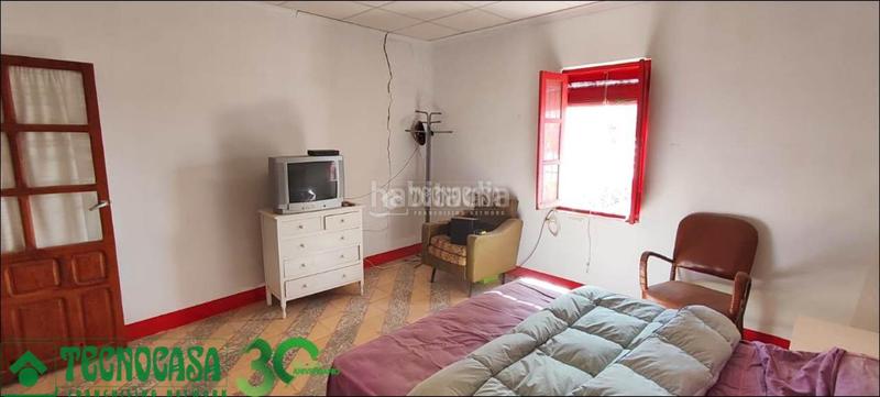 Foto a7ea4125-5419-4511-a45b-5c4758190abe. Casa aparellada a Herencia