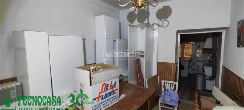 Foto efcbf84e-3472-4e67-8aa0-c37421c8a0c0. Casa aparellada a Herencia