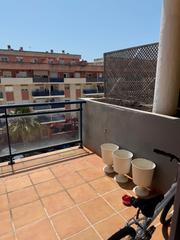 Pis a Calle alfarnate 1. Luminoso piso de 2 habitaciones en el edificio costa del sol – f