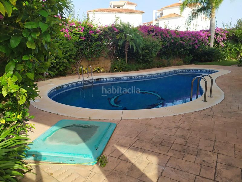 Foto 4716d2d9-1abb-48ab-82ac-47f3142bf3fb. Casa aparellada amb xemeneia calefacció aparcament piscina a Mijas