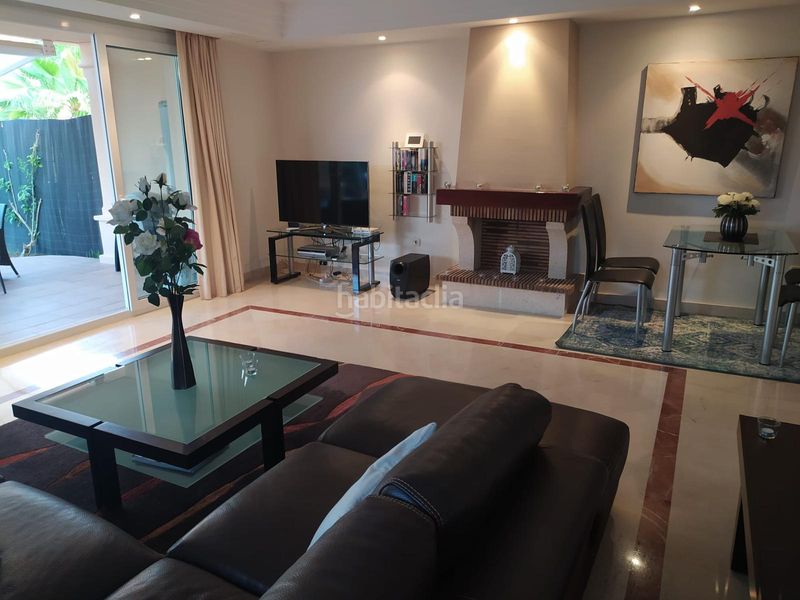 Foto 668d3551-1309-4737-a07e-51515737700d. Casa aparellada amb xemeneia calefacció aparcament piscina a Mijas