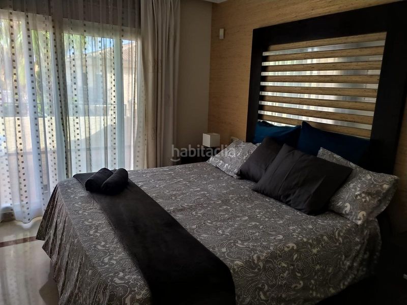 Foto 8e8200fe-3994-46b9-9fab-f9737bcc731f. Casa aparellada amb xemeneia calefacció aparcament piscina a Mijas