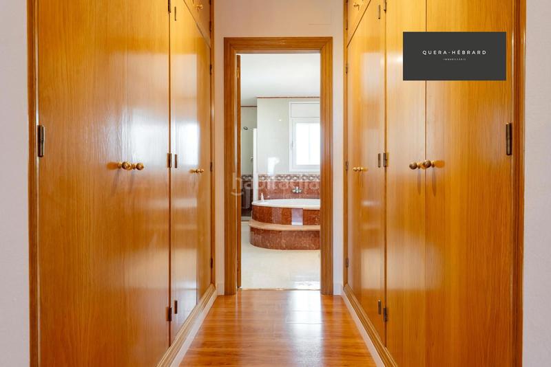 Foto a285f333-866d-49b9-a1b4-b24b7f8c0e87. Chalet con riscaldamento parcheggio piscina in Población de Arroyo