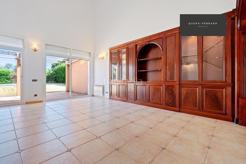 Foto cff40baf-0c64-46e2-bd98-5efc2f88ae85. Chalet con riscaldamento parcheggio piscina in Población de Arroyo