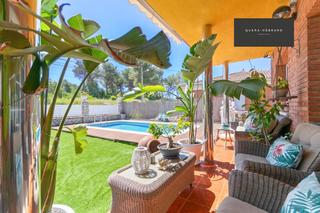 Xalet  Cami de can feliu. Chalet independiente de 220m2 con 5 habitaciones y 4 baños