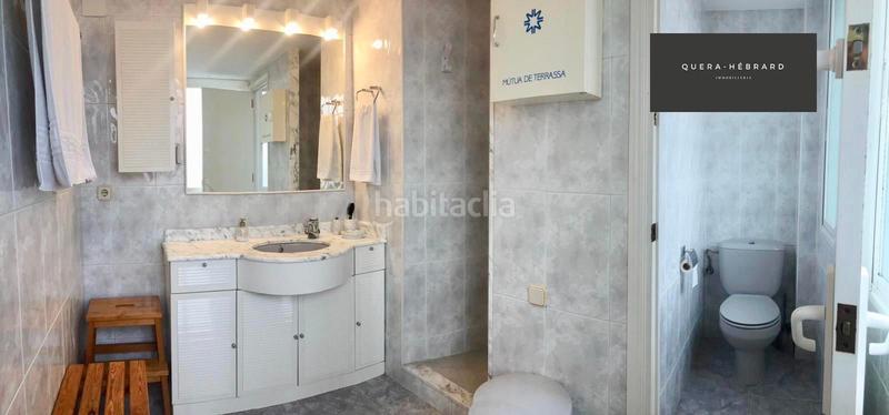 Foto bd079dcd-86b0-4cac-885e-e5fbfdb89c02. Casa adossada amb calefacció aparcament piscina a Terrassa