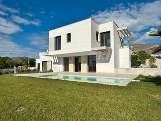 Chalet à Golf Bahía. Villa en sierra cortina