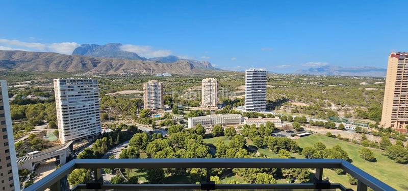 Foto 4f2bc89b-0d62-4f11-aa9c-80050b9481bd. Apartament amb aparcament piscina a Via Parque Benidorm