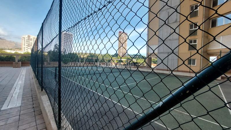 Foto d6603a86-a5b5-4900-96fb-234d0815a6c8. Apartament amb aparcament piscina a Via Parque Benidorm