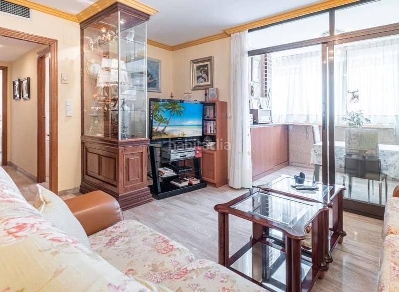 Foto 2f31740e-540a-4f49-bbd4-e87bc6813b41. Appartamento con parcheggio piscina in Playa Poniente Benidorm