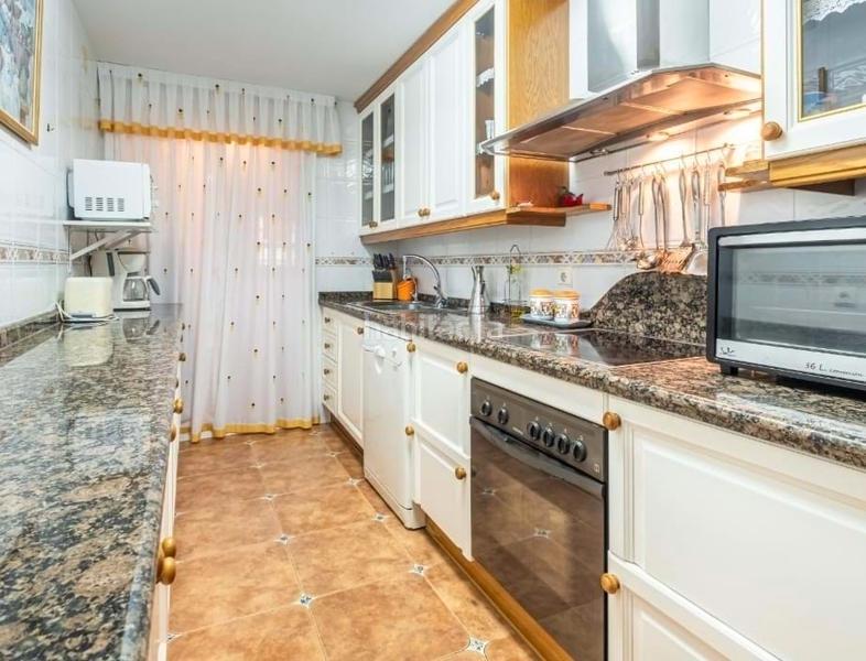 Foto 3c177d72-c4e0-4702-9502-b34ed362dc72. Appartamento con parcheggio piscina in Playa Poniente Benidorm