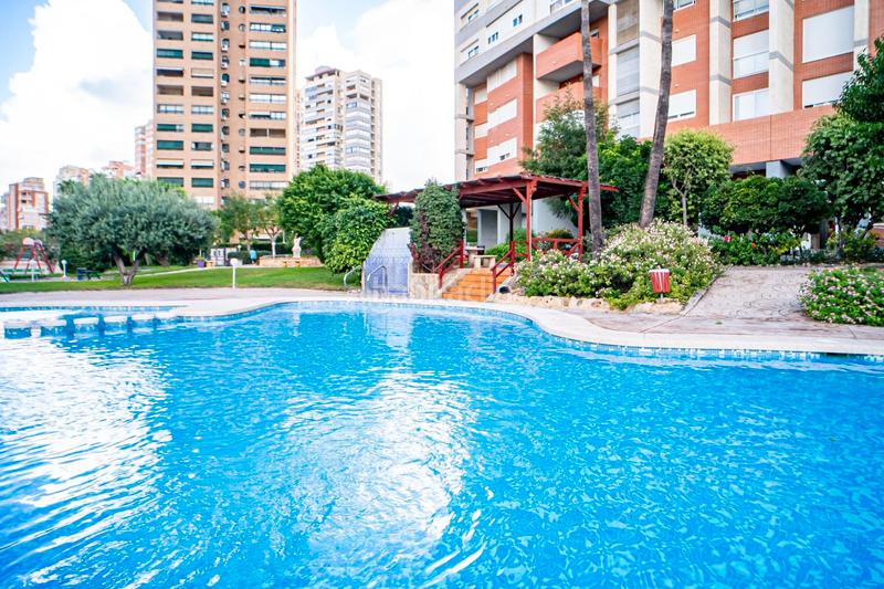 Foto ccb3b0e4-59b0-44fe-8efc-afa5132fd517. Pis amb aparcament piscina a Juzgados - Plaza de Toros Benidorm