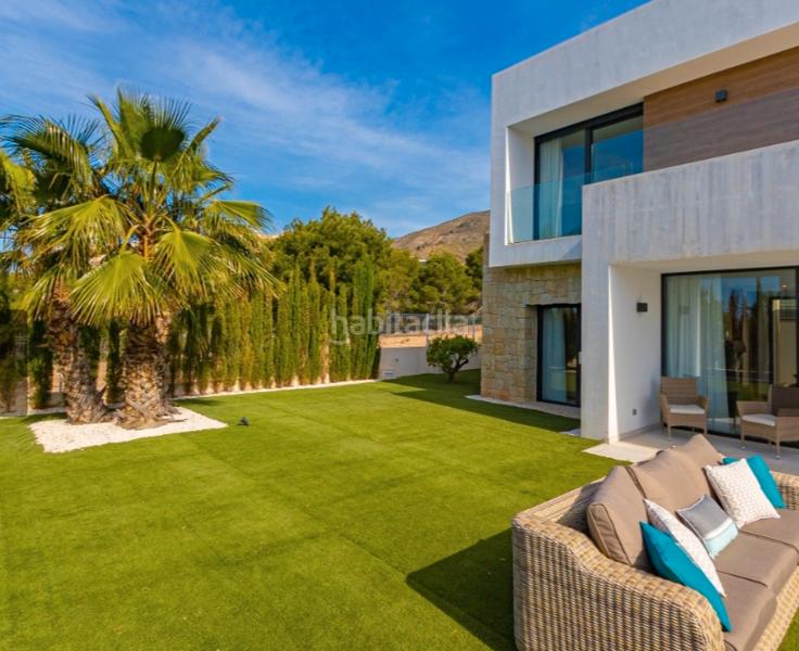 Foto 292807ba-a6a9-4295-8dcb-94eb926bd588. Chalet con parcheggio piscina in Golf Bahía Finestrat