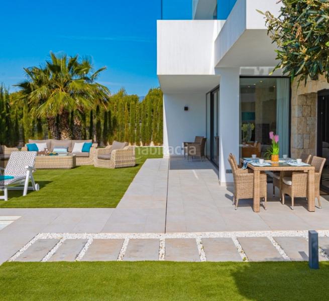 Foto fba95374-7466-49c1-8fbb-788c93d7e49b. Chalet con parcheggio piscina in Golf Bahía Finestrat