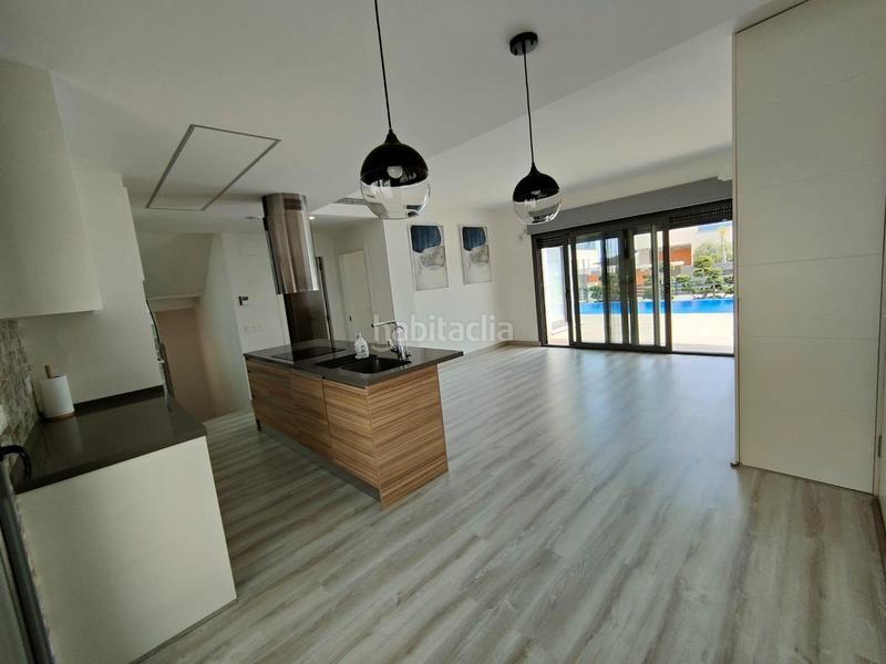 Foto 562de889-6c17-49ee-93b3-5c952311fe92. Chalet with parking pool in balcón de Finestrat-terra marina Finestrat