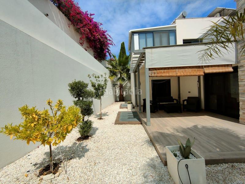 Foto 78ae740f-3ee7-4cb0-8161-e0c607ded0d0. Chalet with parking pool in balcón de Finestrat-terra marina Finestrat