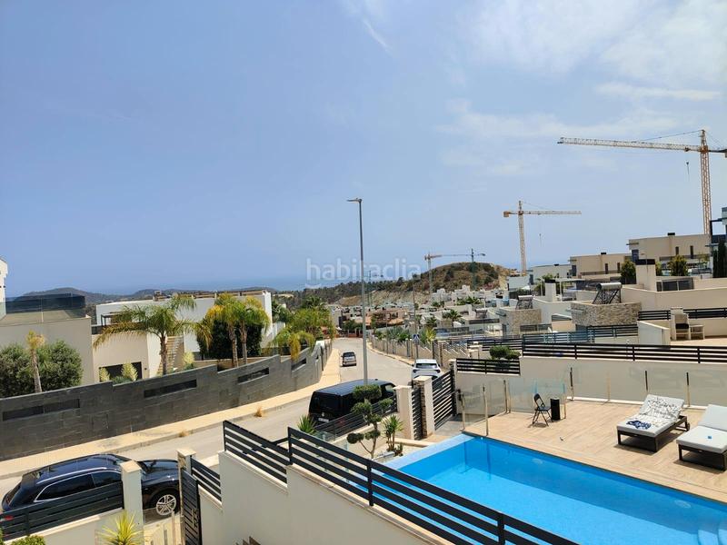 Foto cdfcc1fa-469e-49c1-9d3b-aaa90f66ee07. Chalet with parking pool in balcón de Finestrat-terra marina Finestrat