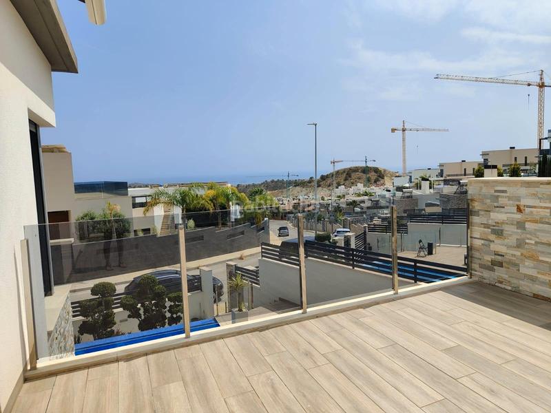 Foto cfbfd1e4-371e-4c1f-8c7f-0e57384c8075. Chalet with parking pool in balcón de Finestrat-terra marina Finestrat