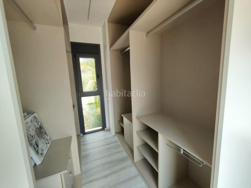 Foto f12ea81c-a8a6-4c84-a3a7-535e87844b2f. Chalet with parking pool in balcón de Finestrat-terra marina Finestrat