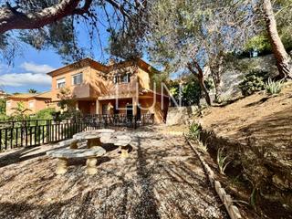 Lloguer Casa aparellada a Altorreal - El Chorrico. Se alquila precioso chalet pareado en altorreal