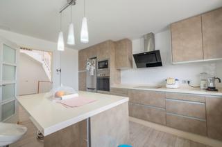 Casa a Tamaraceite. Casa terrera con 3 dormitorios, 2 baños y azotea