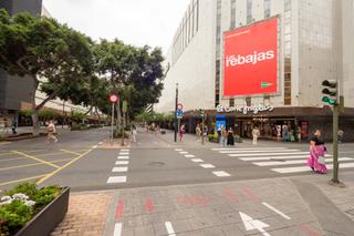Location Local commercial à Avenida josé mesa y lópez 5. Alquiler en el corazón de mesa y lópez: local de lujo para negoc
