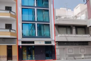 Edificio  Calle joaquín costa. Edificio vacacional apto para ric. oportunidad de inversión.