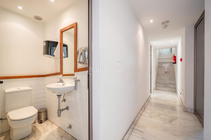 Foto f7f69420-0da0-4efd-8b08-77b304356383. Edificio en c. bentejuí edificio apto para la ric. en Telde