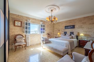 Casa a C. galas, 63. Descubre tu refugio familiar encantadora casa a 7 minutos de cru