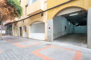 Parking coche en Calle dr. miguel rosas, 38 38. Amplio y estratégico garaje para 57 coches
