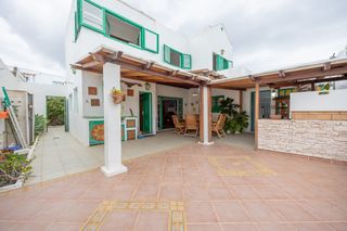 Chalet  C. torriani,  17. Viva la vida junto al mar espaciosa vivienda familiar en la gari
