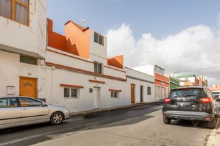 Appartement  C. antonio maura, 18 18. Amplio piso en el calero tu lienzo perfecto para el hogar famili