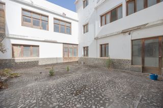 Xalet a Carretera a la atalaya 140. Inmueble con gran potencial para proyecto de vivienda.