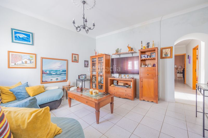 Foto d629a596-f7cf-4373-a086-8f8e9be15b1e. Casa amb aparcament a La Pardilla - San Antonio Telde