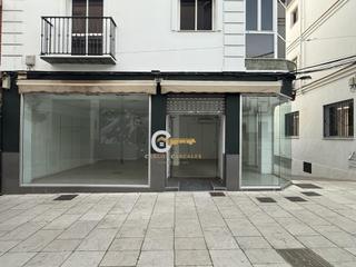 Lloguer Local Comercial a Camino Viejo de Málaga. Local en alquiler en el centro de vélez málaga