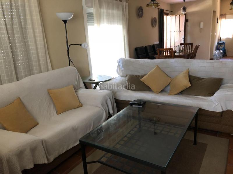 Foto c464cddc-551b-48fd-ac82-386800c7f52d. Casa amb piscina a Guillena pueblo Guillena