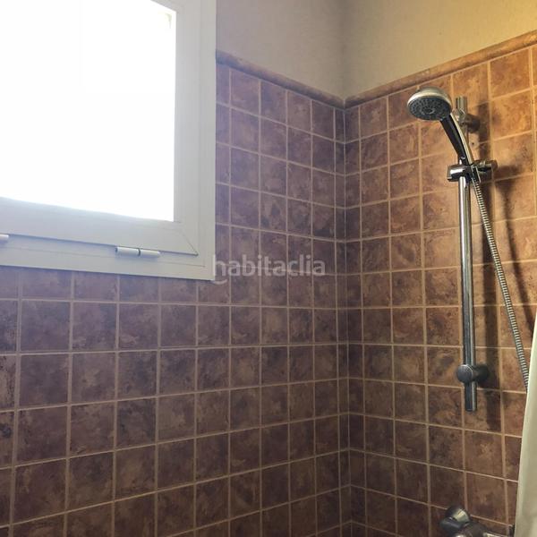 Foto e3e3bc8c-ef7f-43f7-9b39-3f2b02a4ce36. Casa amb piscina a Guillena pueblo Guillena