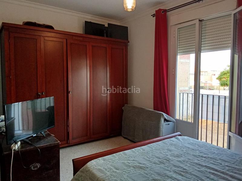 Foto 4317dd5b-7259-4388-b1f1-2e65dbdf8fa8. House with parking in Guillena pueblo Guillena