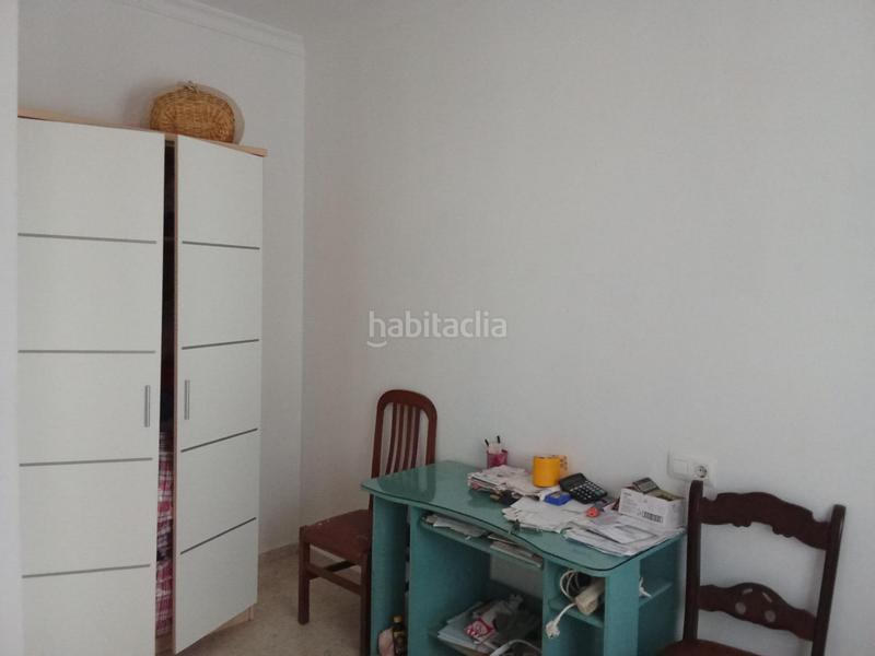 Foto 4a6dc182-7dfc-4f91-96f9-ee89c10acda5. House with parking in Guillena pueblo Guillena