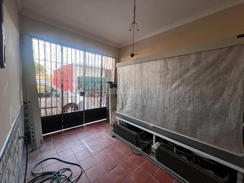 Foto a2a33eb0-1189-4d7e-b1f3-f2700950ee8e. House with parking in Guillena pueblo Guillena