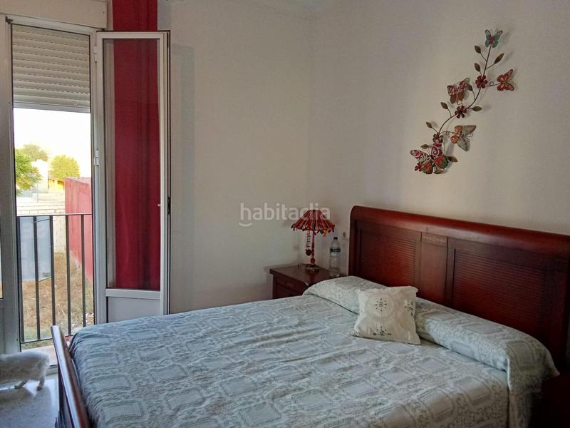 Foto b7cee2c5-81f0-4144-bfdd-faca4de33842. House with parking in Guillena pueblo Guillena