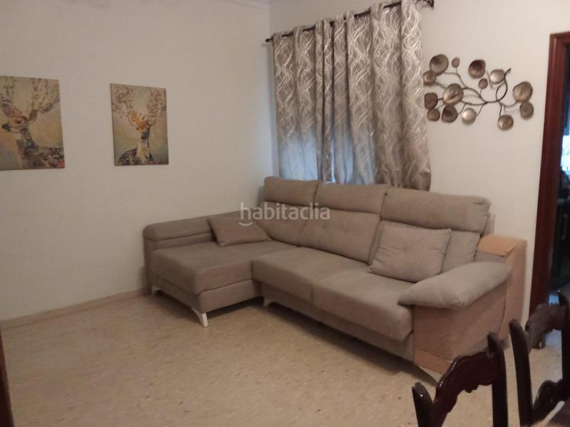 Foto bb687ba3-f6fe-46ba-bf44-c57f06bf5b7e. House with parking in Guillena pueblo Guillena