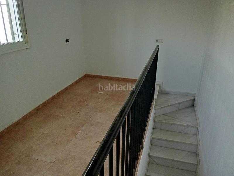 Foto e88a349c-1119-486b-9a8b-4c6ec6e4217c. House with parking in Guillena pueblo Guillena