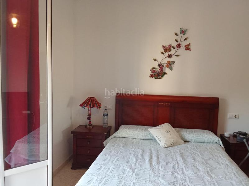 Foto f1ecaca2-e2e0-418a-8e68-8f868bd3c675. House with parking in Guillena pueblo Guillena